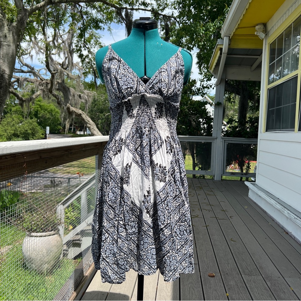 Charming Charlie: Black and White Paisley Patterned Pullover Dress. Size Large.